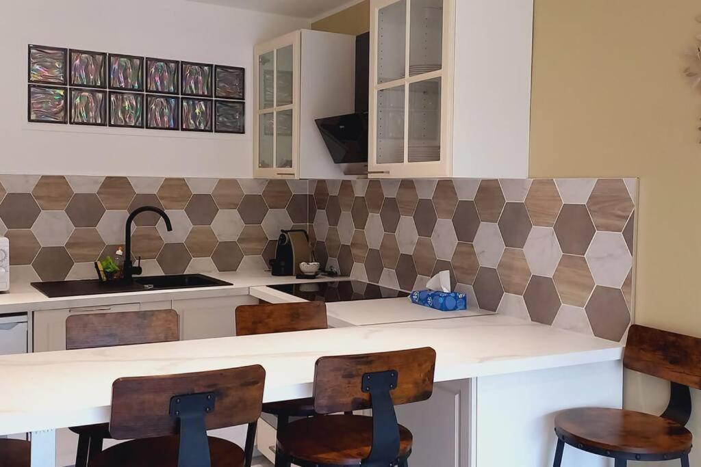 Immeuble Le Regency, Appartement 4 Pieces, 80 Metres De La Plage Menton Exterior foto