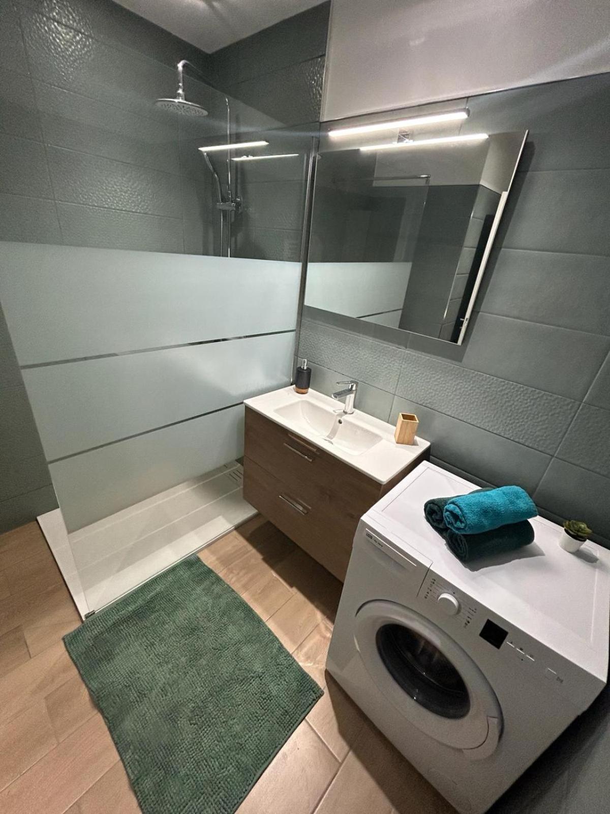 Immeuble Le Regency, Appartement 4 Pieces, 80 Metres De La Plage Menton Exterior foto