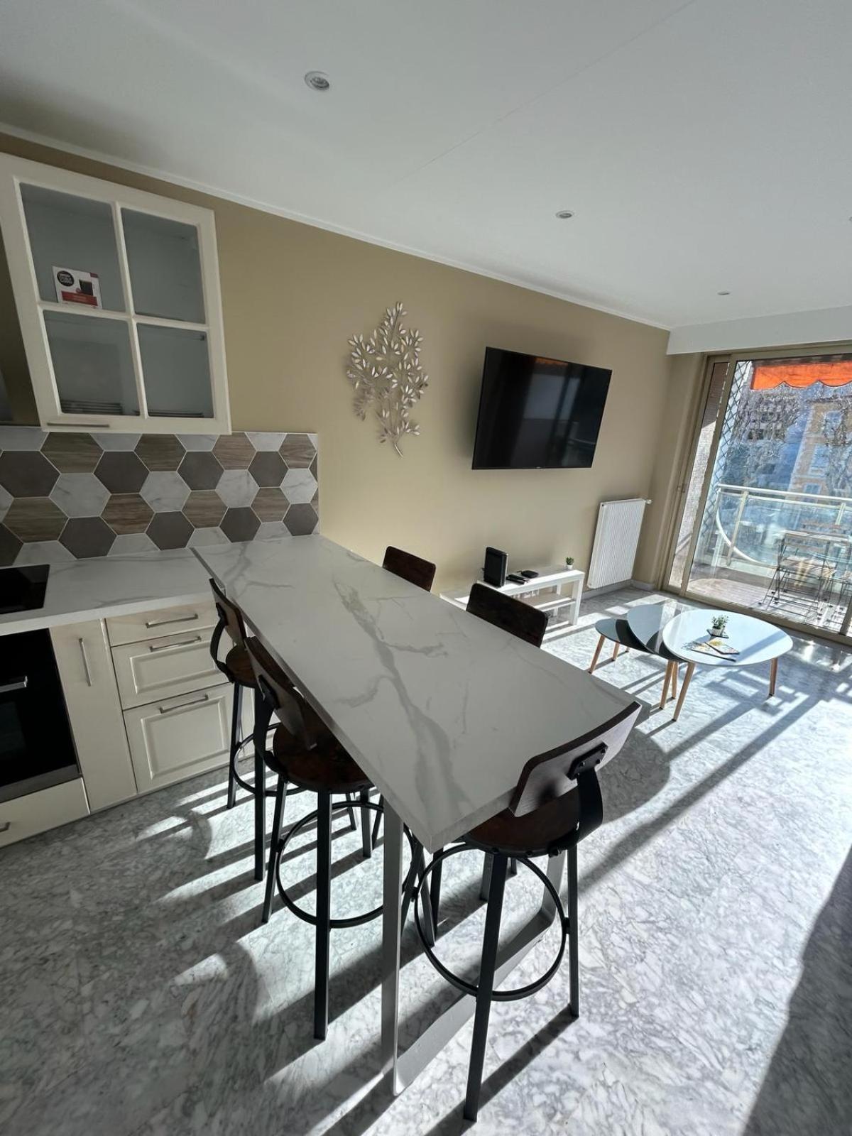 Immeuble Le Regency, Appartement 4 Pieces, 80 Metres De La Plage Menton Exterior foto